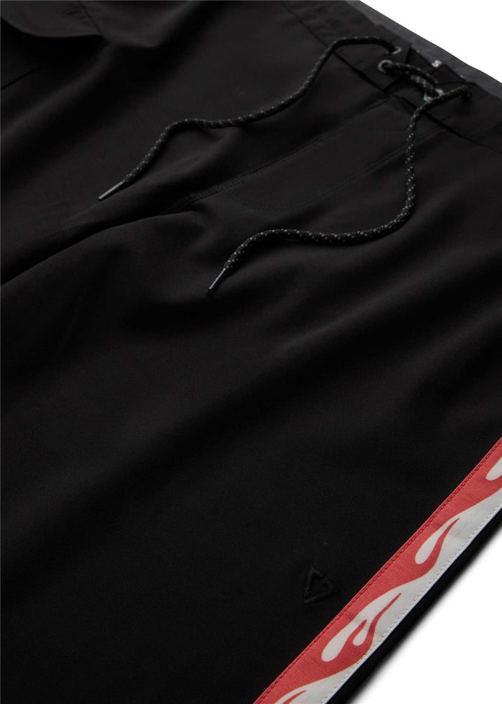 Vissla Long Sets 18" Boys Boardshort in Black 2, view 4