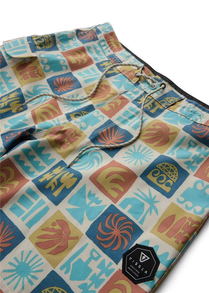 Vissla Ecology Center 17.5" Boardshort in Multi, view 4