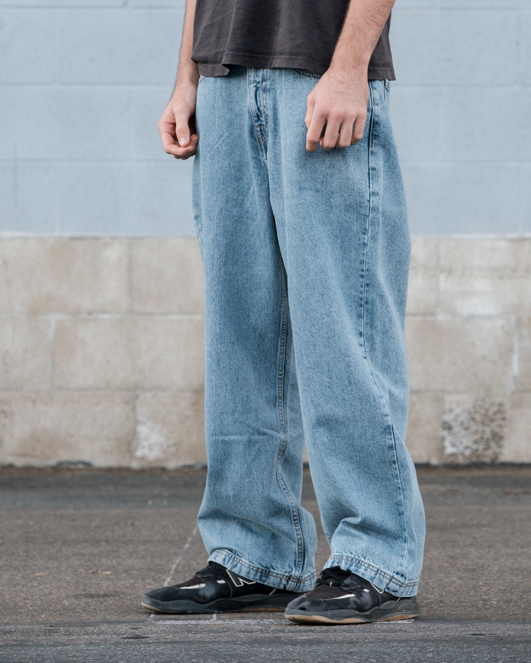 Vissla Big Timer Baggy 5 Pkt Jean 19.5" in 7 Year Wash, view 2