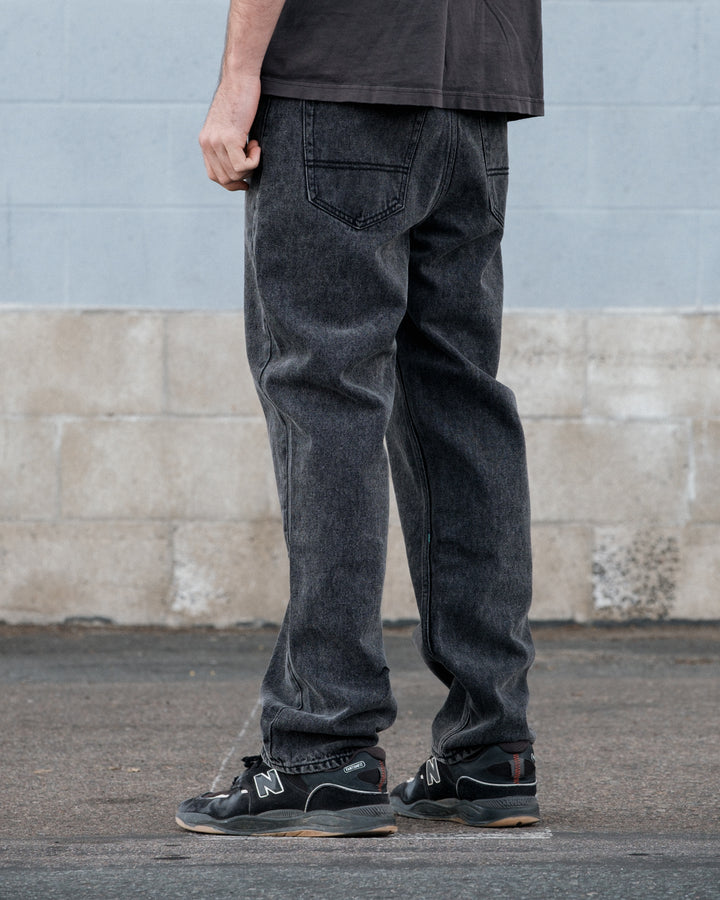 Vissla Let Loose 5 Pkt Jean 17" in Washed Black, view 3